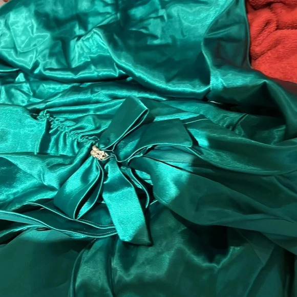 Vintage Blondie Nights Sexy  Hollywood Satin emerald green Runway dress - Picture 13 of 16